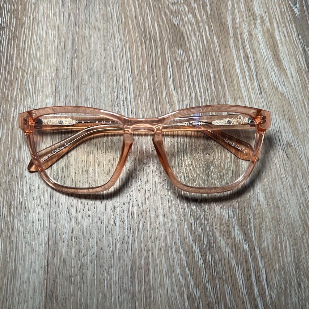 QUAY AUSTRALIA - HARDWIRE BLUE LIGHT